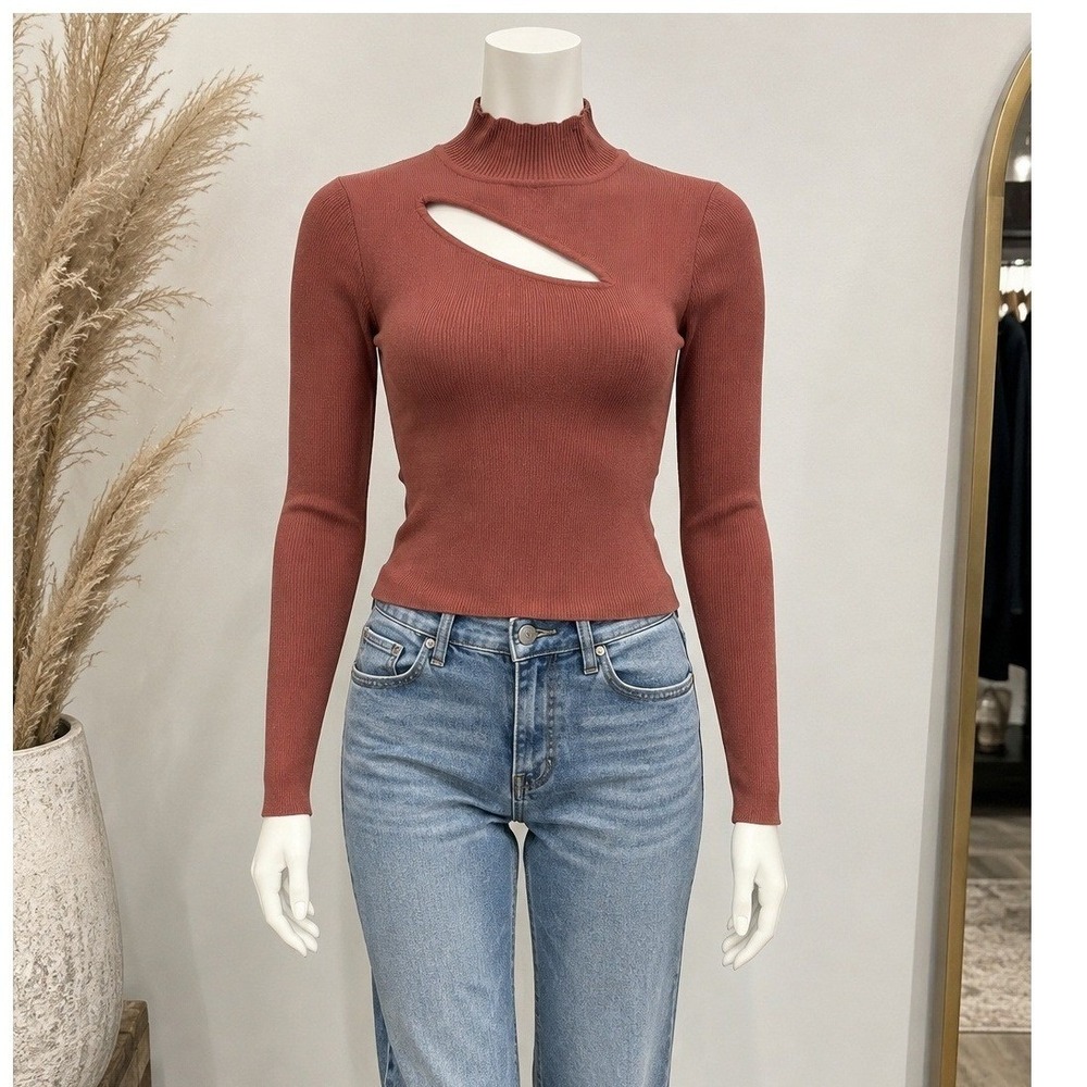 Active USA Cutout Mock Neck Top M Rust Y2K Fitted Long Sleeve